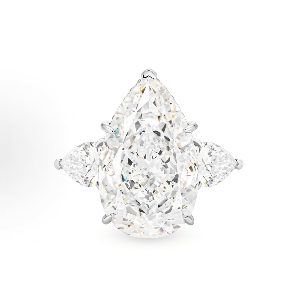 GAONAS classic three-stone droplet