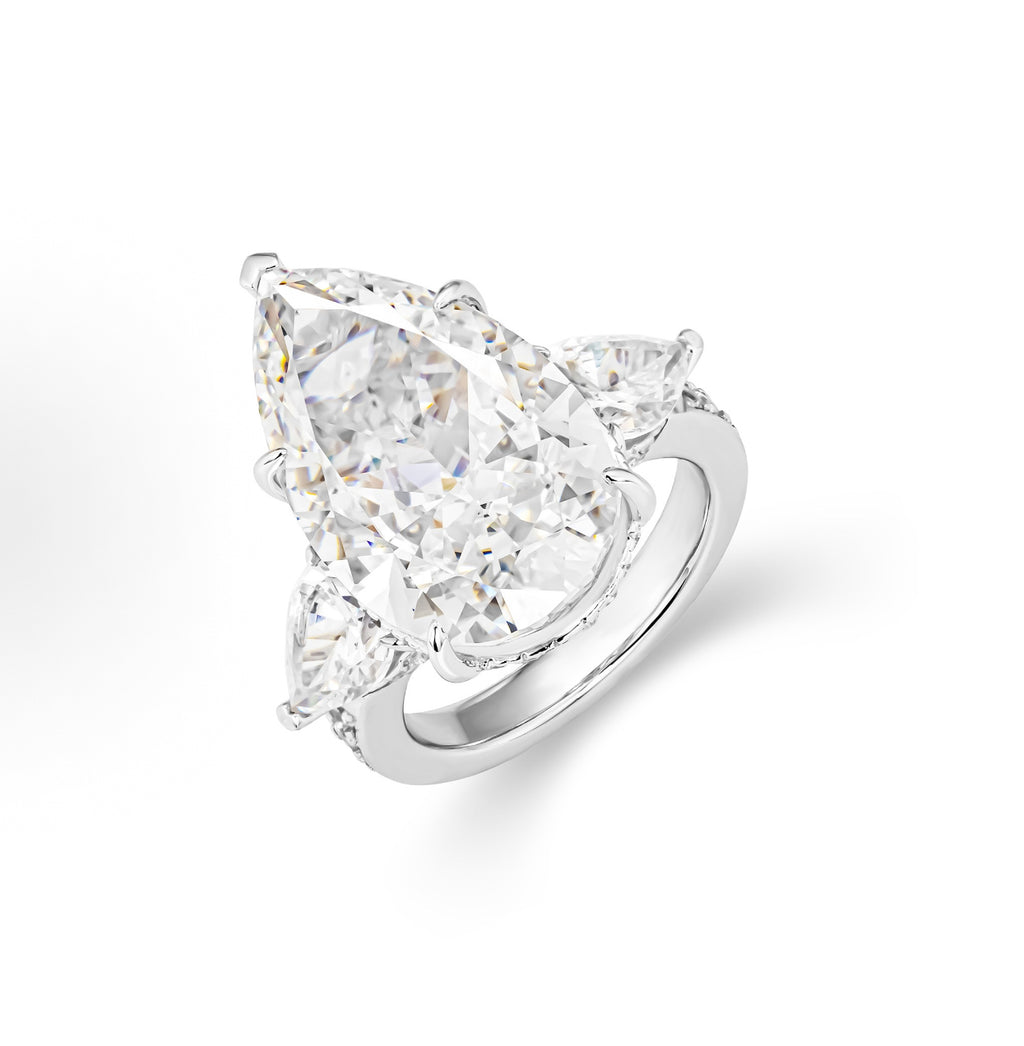 GAONAS classic three-stone droplet