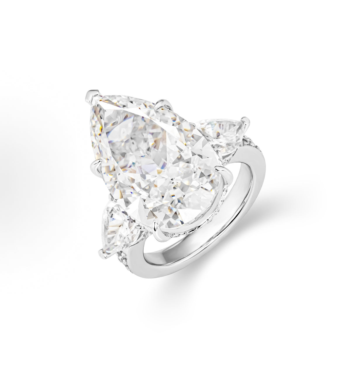 GAONAS classic three-stone droplet